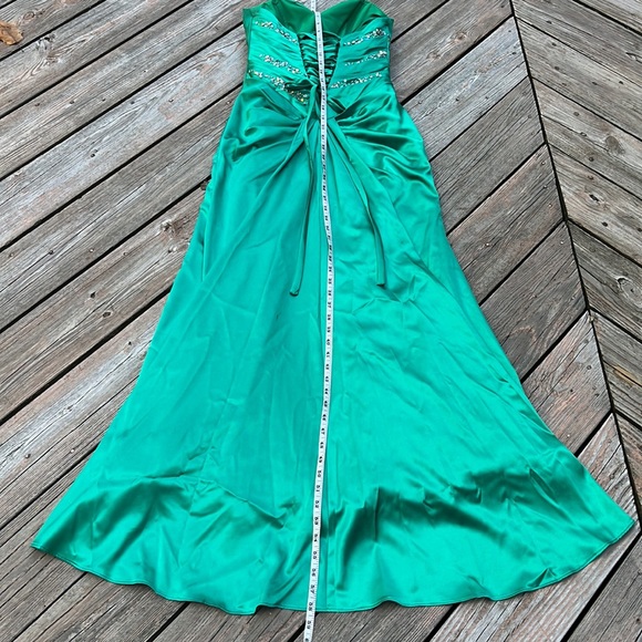Mori Lee Madeline Gardner lux green gown 5/6 - Picture 7 of 14
